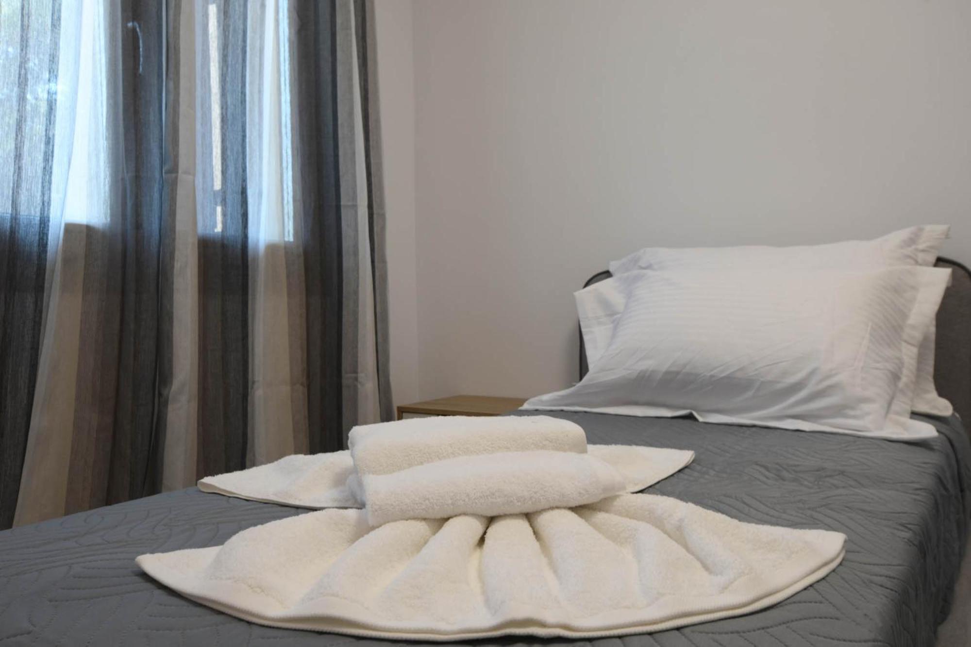 Orion Eco Suites كارتيروس الغرفة الصورة